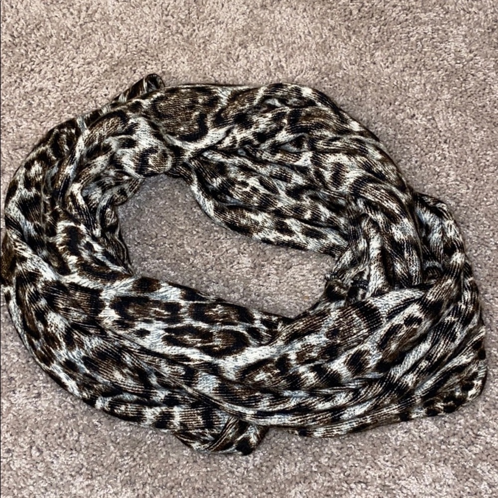 Michael Kors Leopard Infinity Scarf